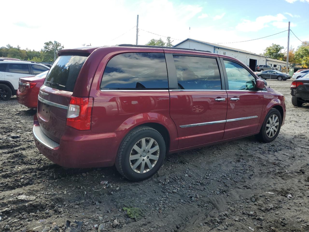 2015 Chrysler Town & Country VIN 2C4RC1BG2FR596287 Copart auction photo, side / minor dent/scratches damage thumbnail 3