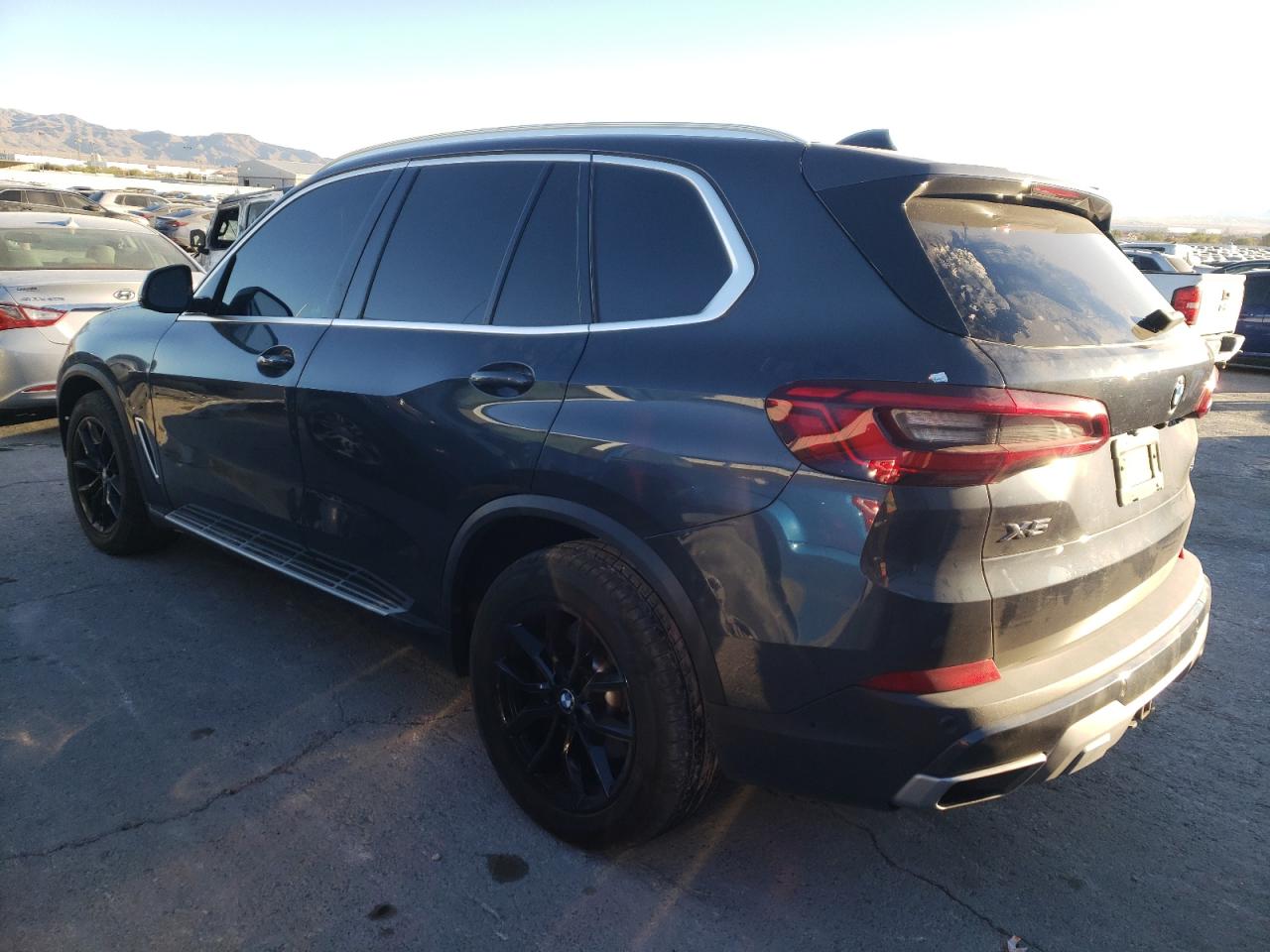 2019 BMW X5 VIN 5UXCR6C56KLL02499 Copart auction photo, vandalism damage thumbnail 2