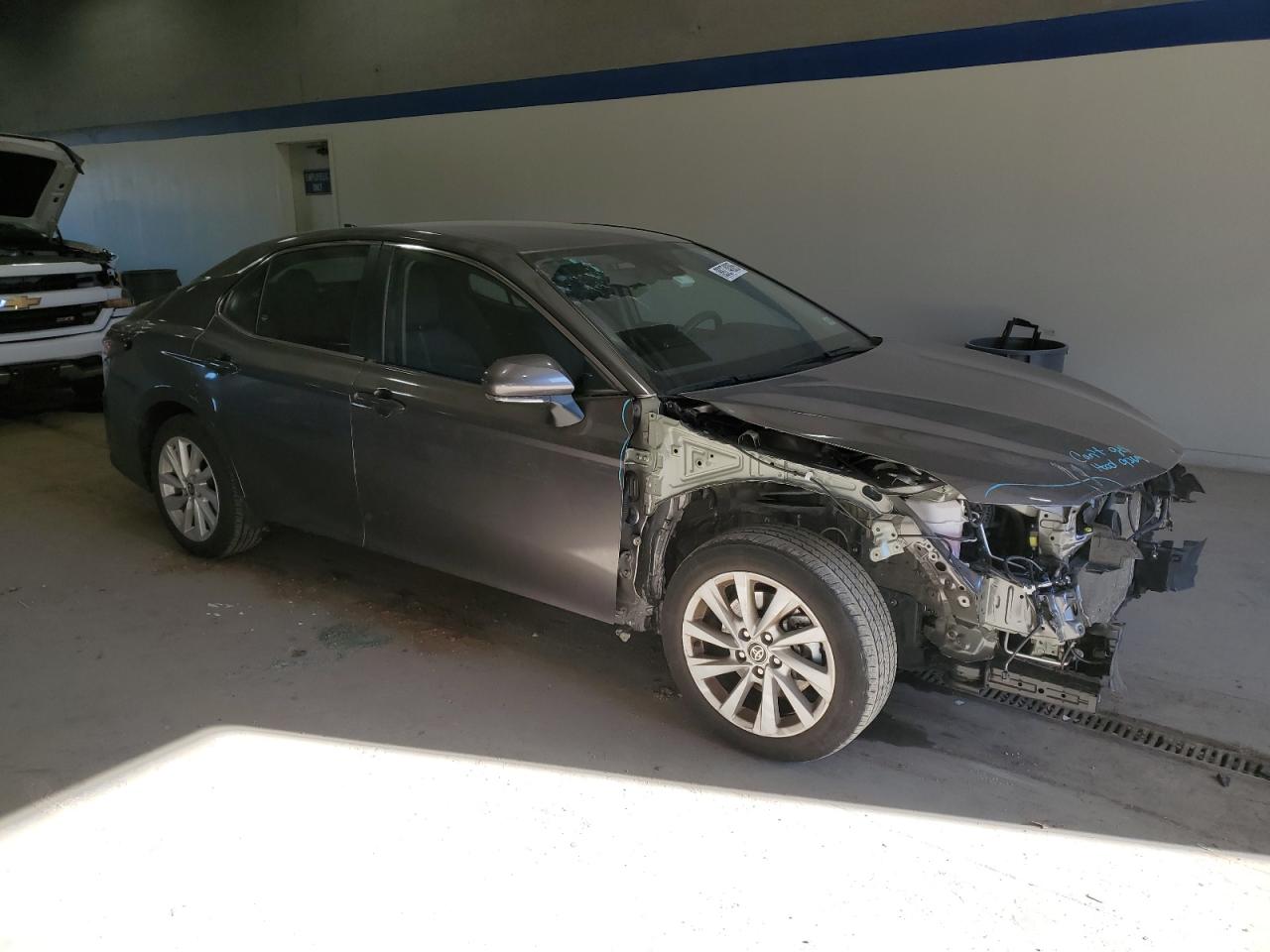 2022 Toyota Camry VIN 4T1C11AK5NU051215 Copart auction photo, front end damage thumbnail 4