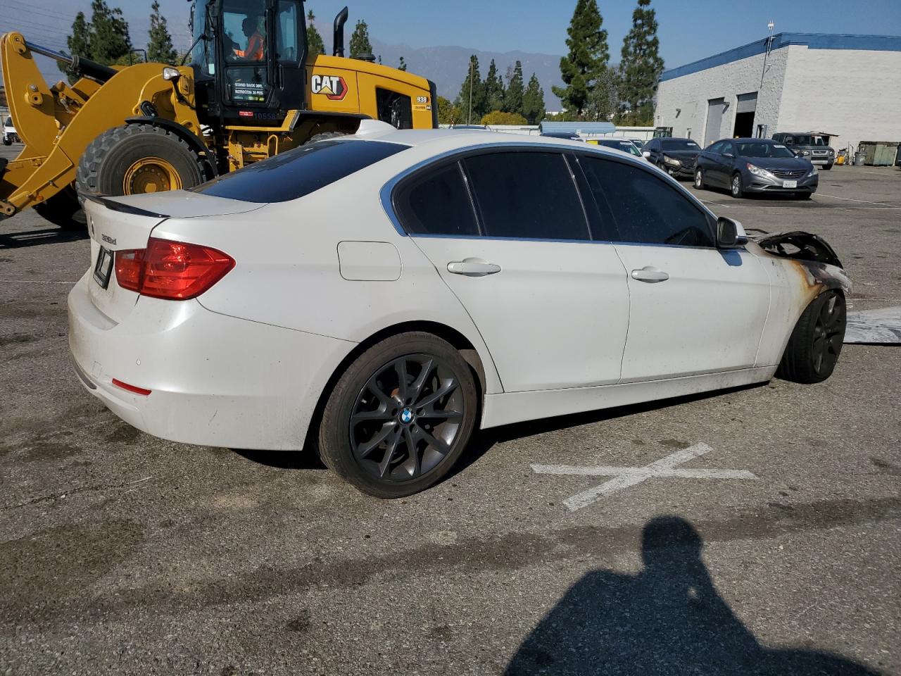 2015 BMW 3er VIN WBA3D3C54FK157681 Copart auction photo, burn / missing/altered vin damage thumbnail 3