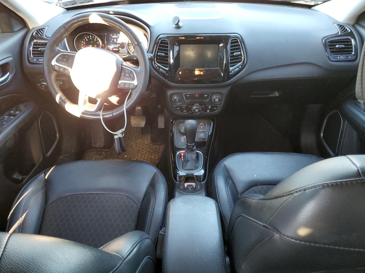 2019 Jeep Compass VIN 3C4NJDBB0KT827978 Copart auction photo, front end / side damage thumbnail 8