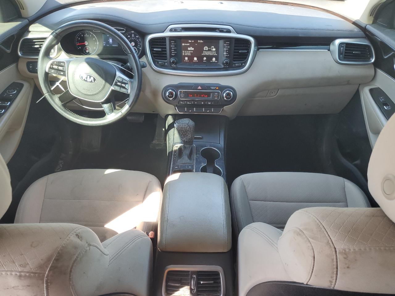 2019 KIA Sorento VIN 5XYPG4A36KG526222 Copart auction photo, front end / minor dent/scratches damage thumbnail 8