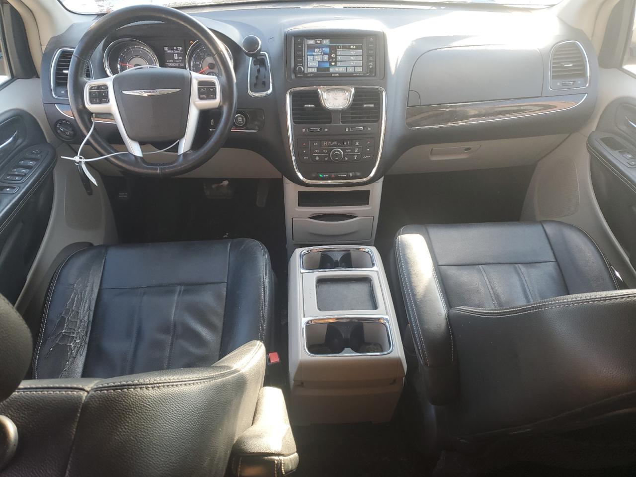 2016 Chrysler Town & Country VIN 2C4RC1BG1GR129511 Copart auction photo, front end damage thumbnail 8
