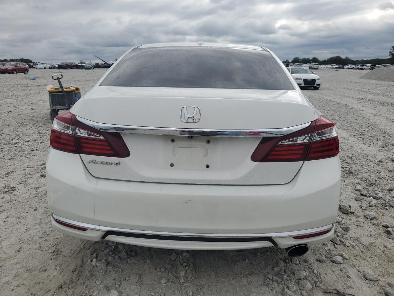 2017 Honda Accord VIN 1HGCR2F72HA064647 Copart auction photo, front end damage thumbnail 6
