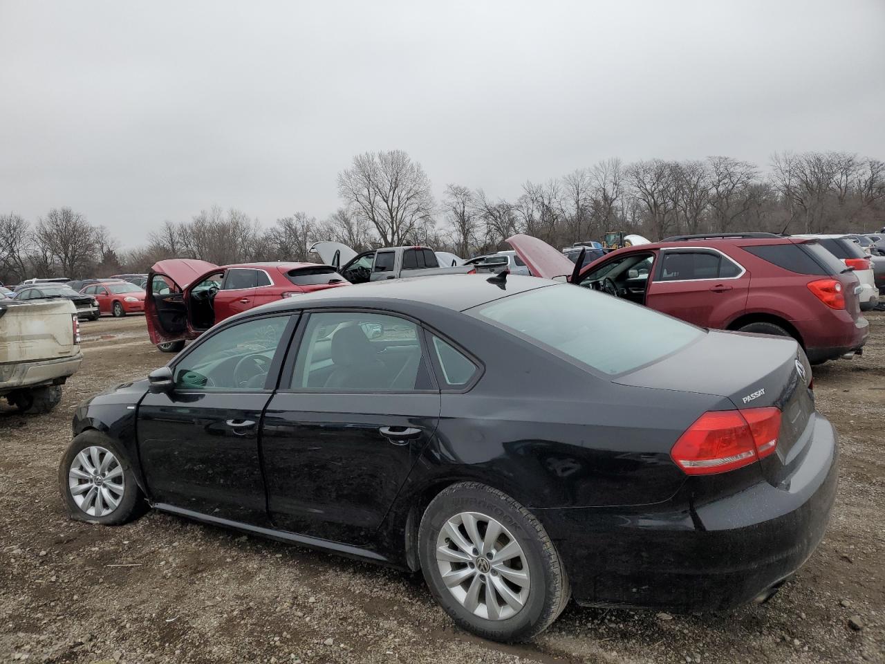 2015 Volkswagen Passat VIN 1VWAT7A31FC052562 Copart auction photo, front end / undercarriage damage thumbnail 2