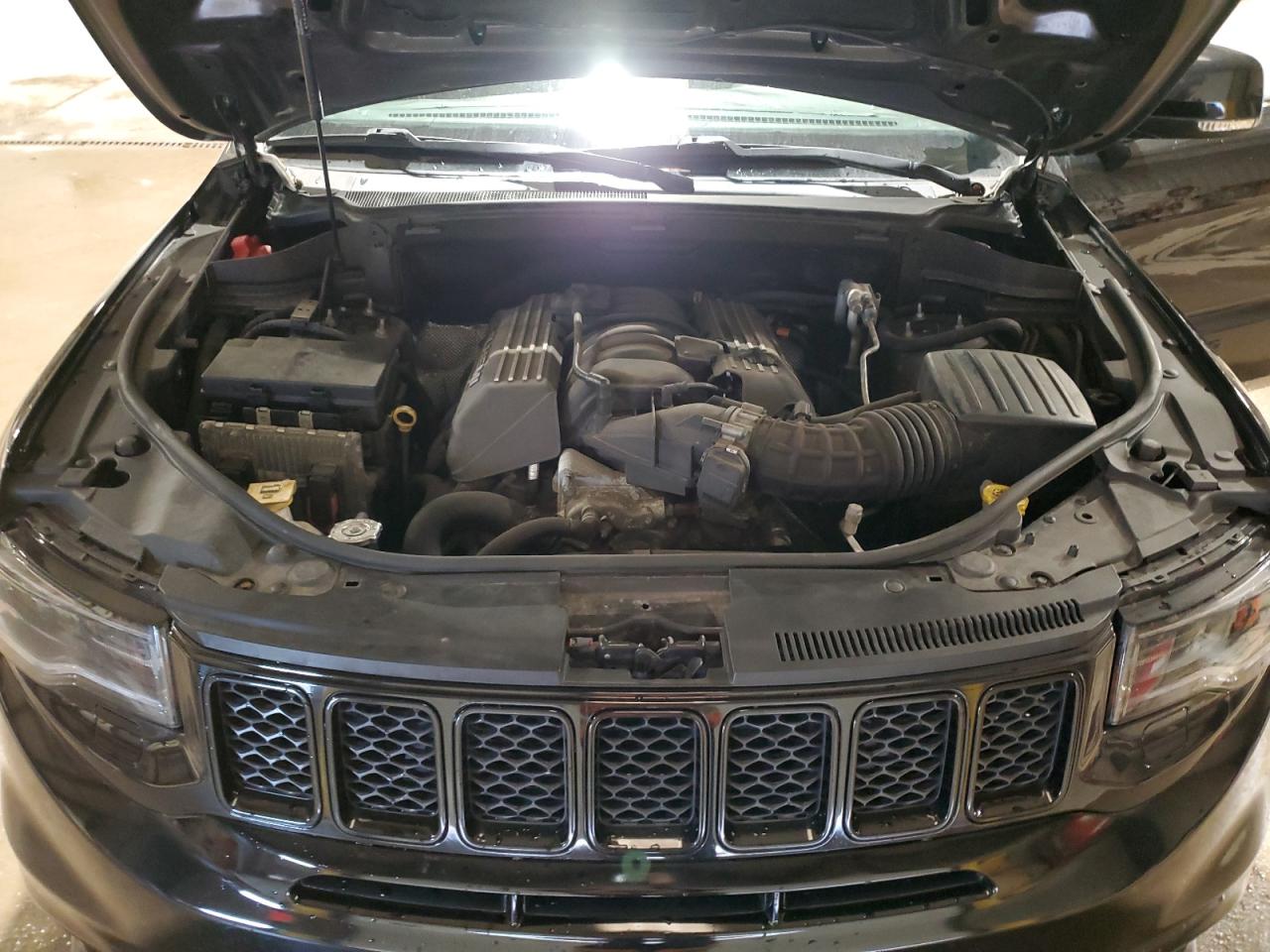 2019 Jeep Grand Cherokee VIN 1C4RJFDJ9KC697549 Copart auction photo, vandalism damage thumbnail 12