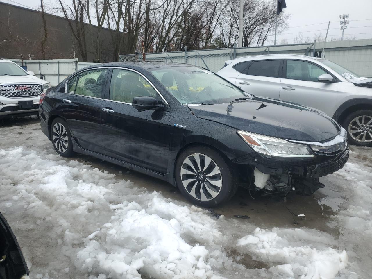 2017 Honda Accord VIN JHMCR6F72HC025825 Copart auction photo, front end damage thumbnail 4