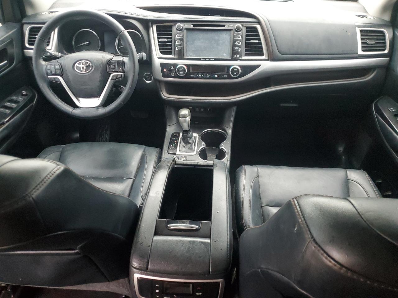 2018 Toyota Highlander VIN 5TDKZRFH0JS263376 Copart auction photo, water/flood damage thumbnail 8