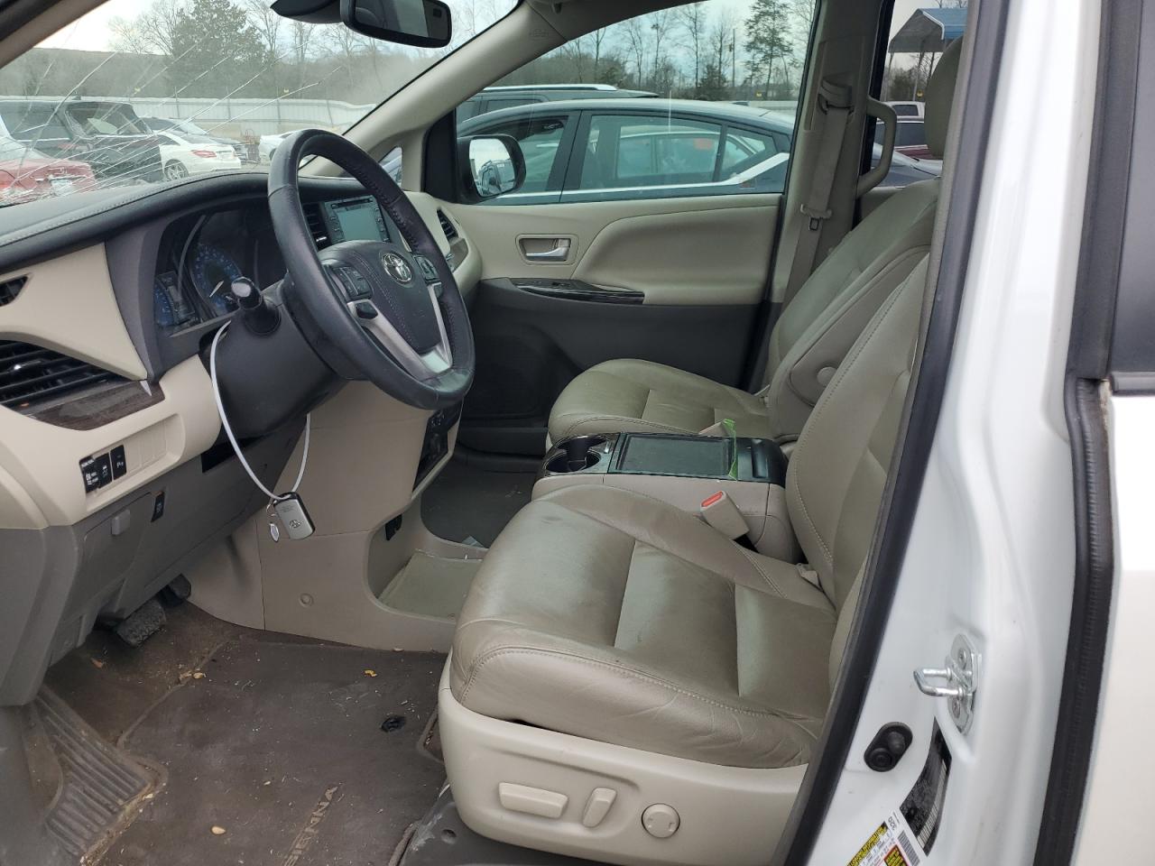2018 Toyota Sienna VIN 5TDDZ3DC2JS189133 Copart auction photo, front end damage thumbnail 7