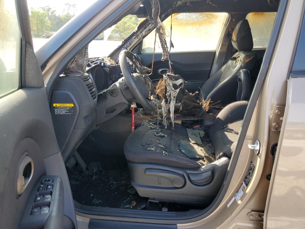2015 KIA Soul VIN KNDJN2A29F7217578 Copart auction photo, burn - interior damage thumbnail 7