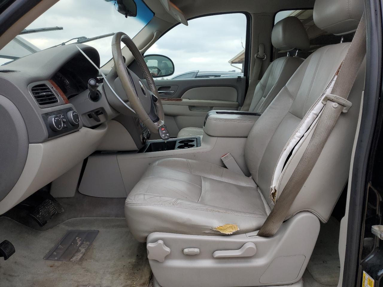 2010 Chevrolet Tahoe VIN 1GNUKBE05AR233618 Copart auction photo, front end damage thumbnail 7