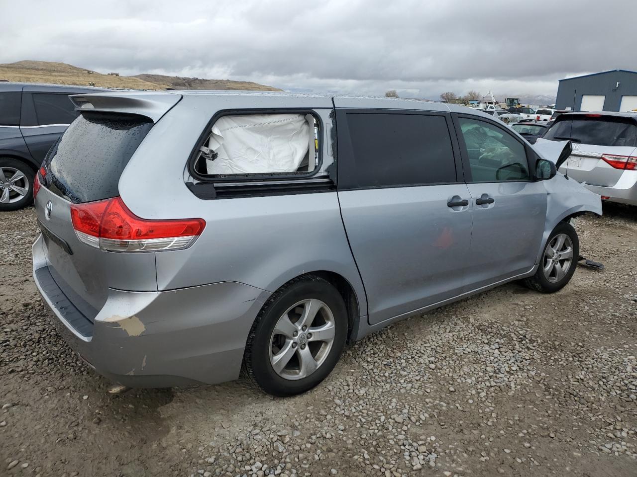 2014 Toyota Sienna VIN 5TDZK3DC8ES448045 Copart auction photo, front end damage thumbnail 3
