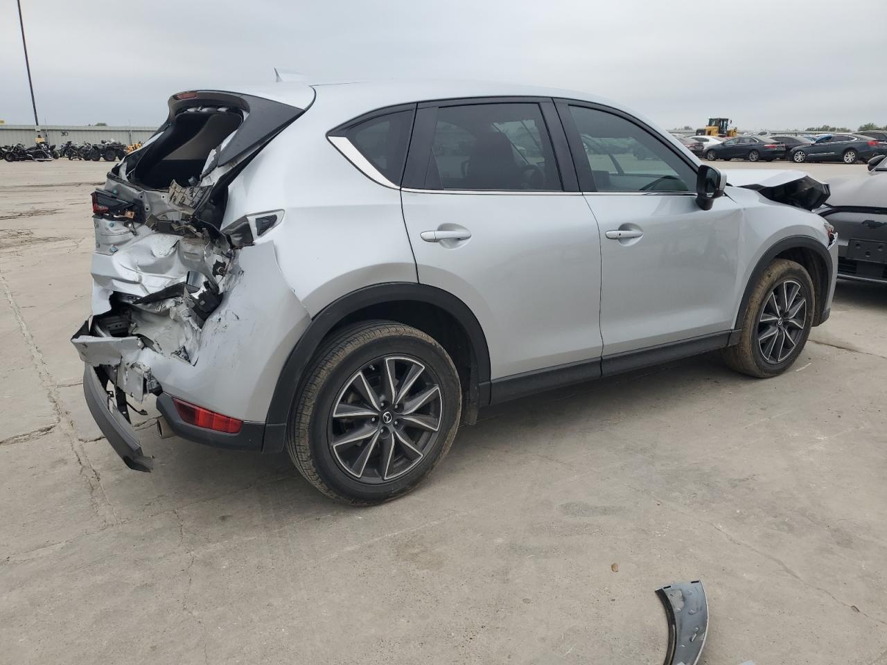 2018 Mazda CX-5 VIN JM3KFACMXJ0360901 Copart auction photo, front end / rear end damage thumbnail 3