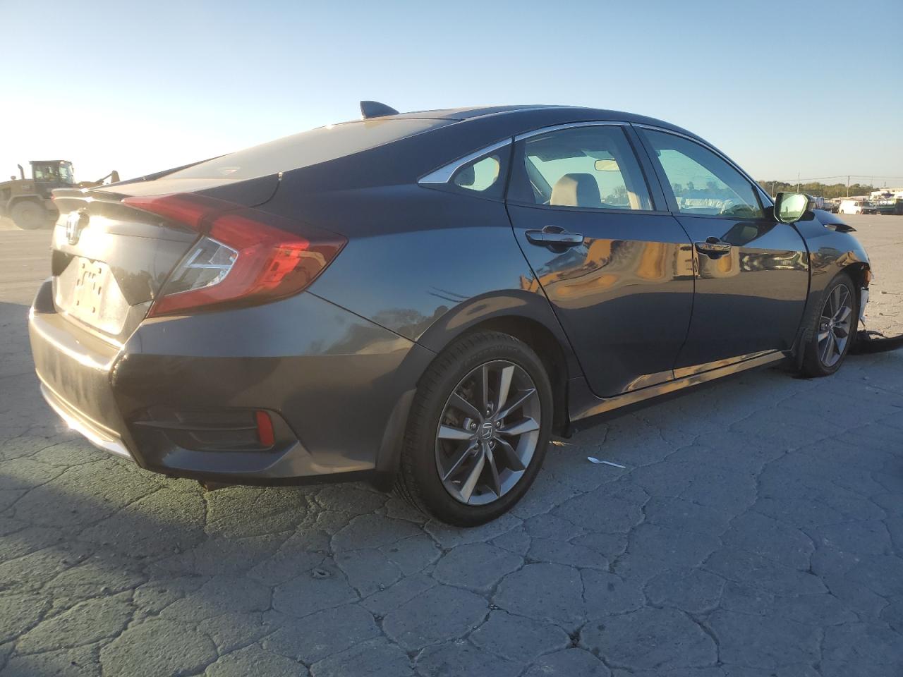 2019 Honda Civic VIN 19XFC1F38KE019575 Copart auction photo, front end / minor dent/scratches damage thumbnail 3