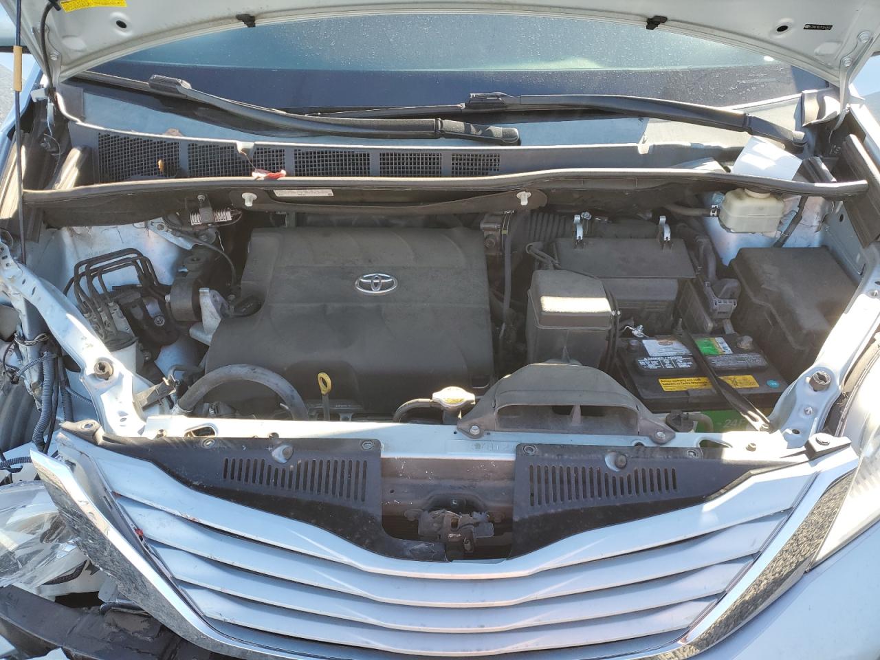2015 Toyota Sienna VIN 5TDKK3DC7FS543442 Copart auction photo, front end damage thumbnail 13