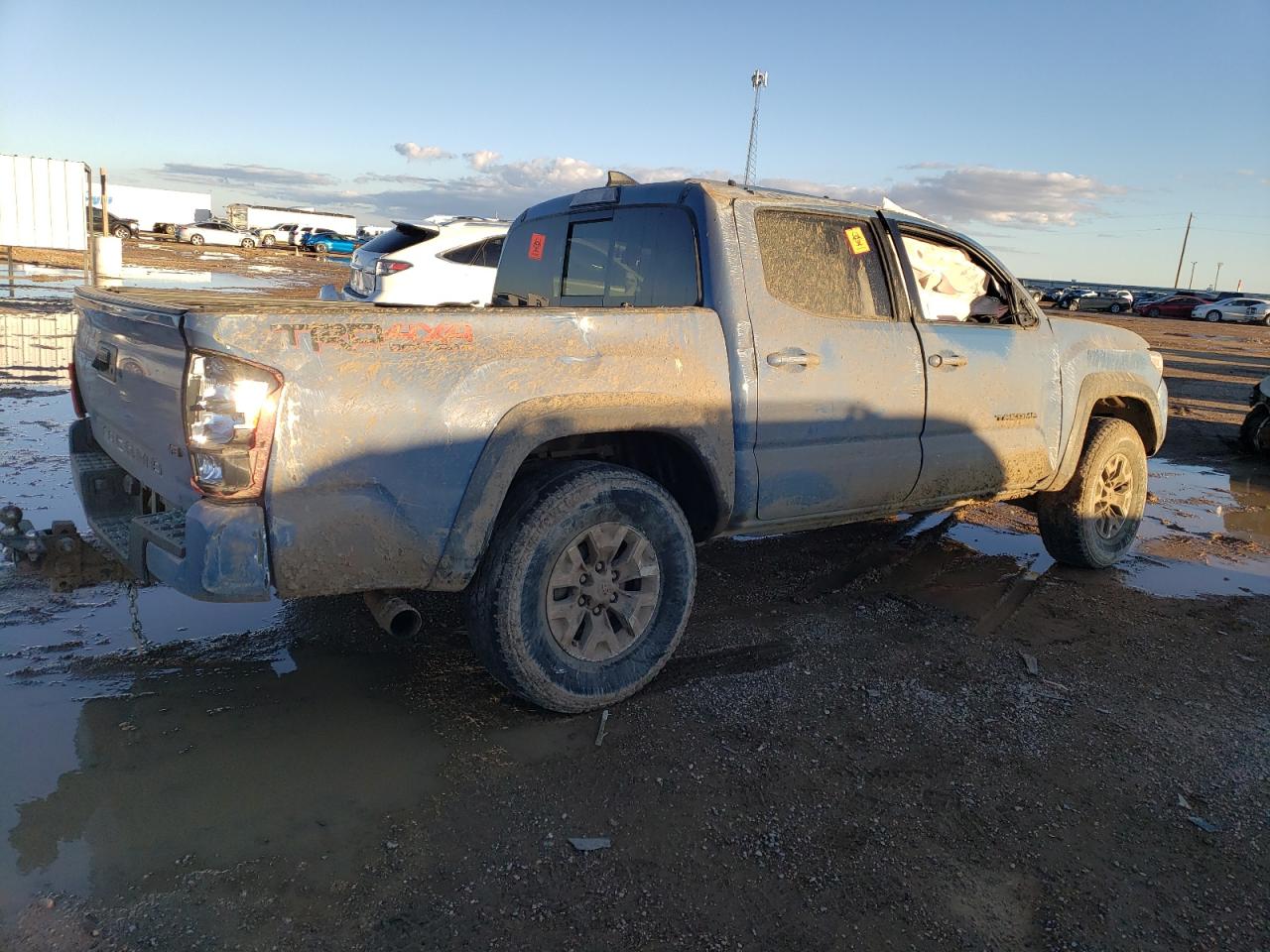 2019 Toyota Tacoma VIN 5TFCZ5AN4KX192690 Copart auction photo, rollover / all over damage thumbnail 3