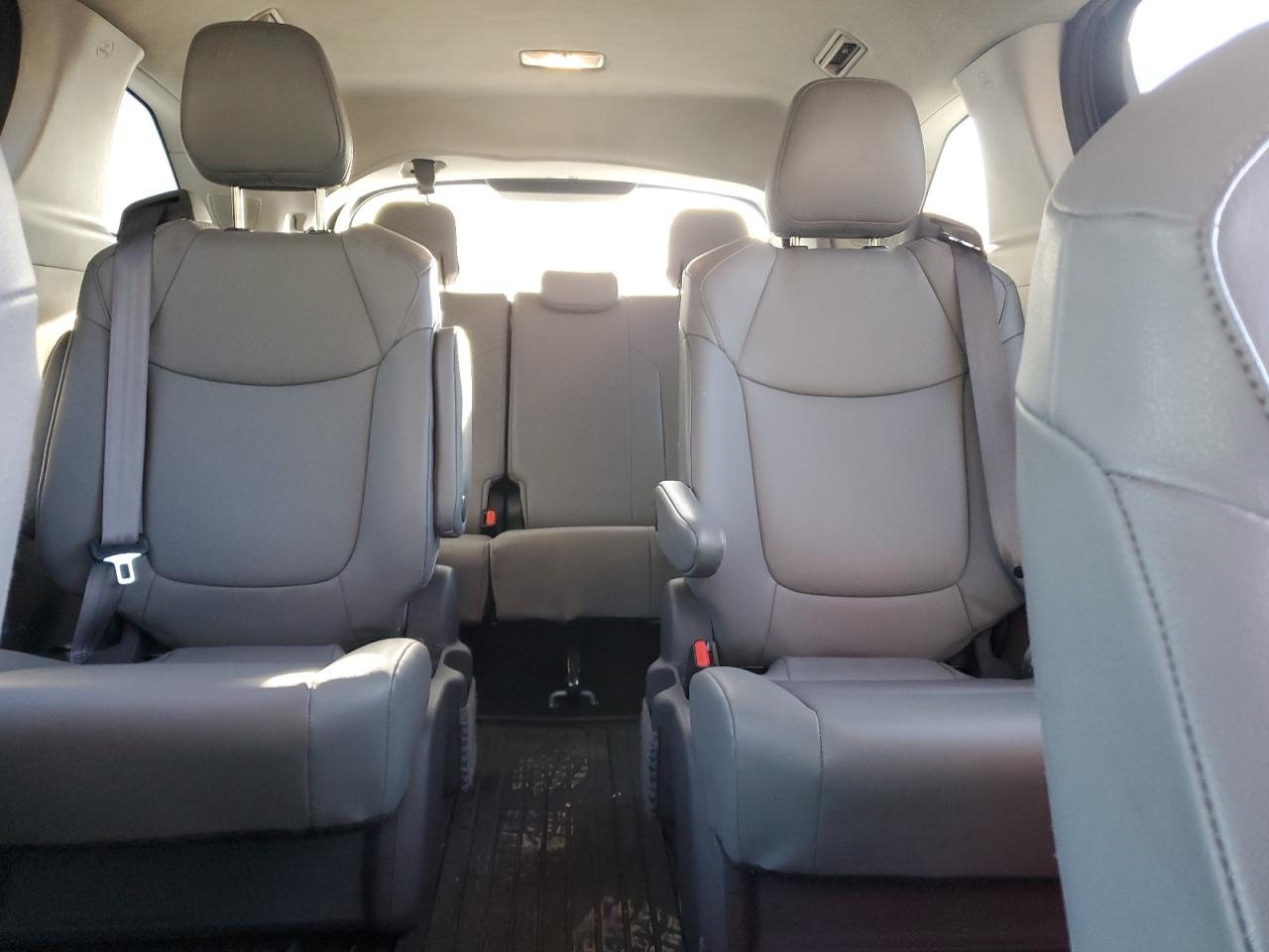 2021 Toyota Sienna VIN 5TDJSKFC2MS003349 Copart auction photo, front end / rear end damage thumbnail 10
