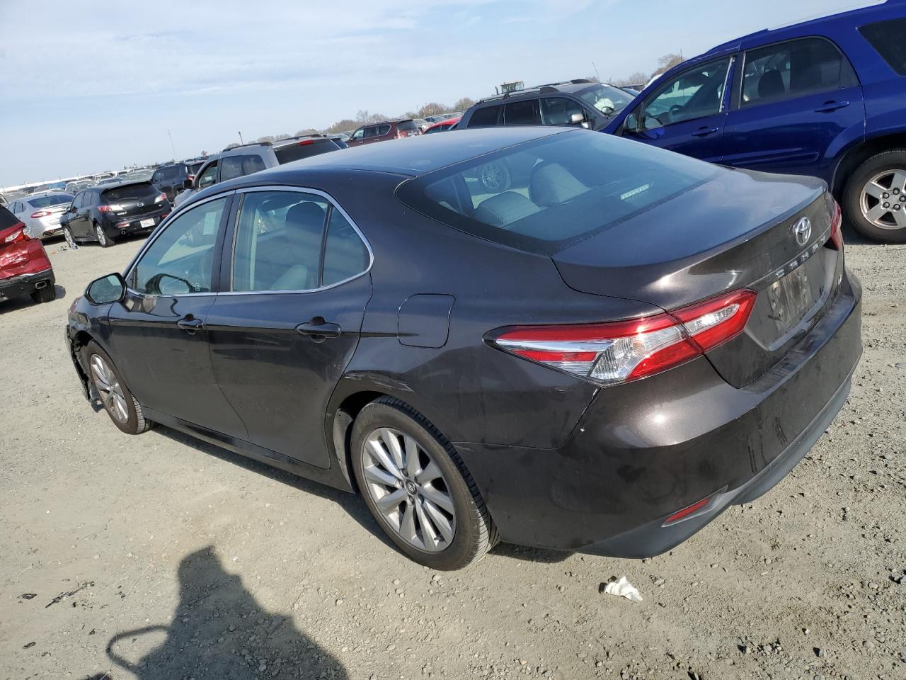 2018 Toyota Camry VIN 4T1B11HK2JU147184 Copart auction photo, side / front end damage thumbnail 2