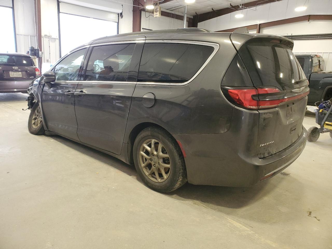 2022 Chrysler Pacifica VIN 2C4RC1BG6NR106402 Copart auction photo, front end damage thumbnail 2