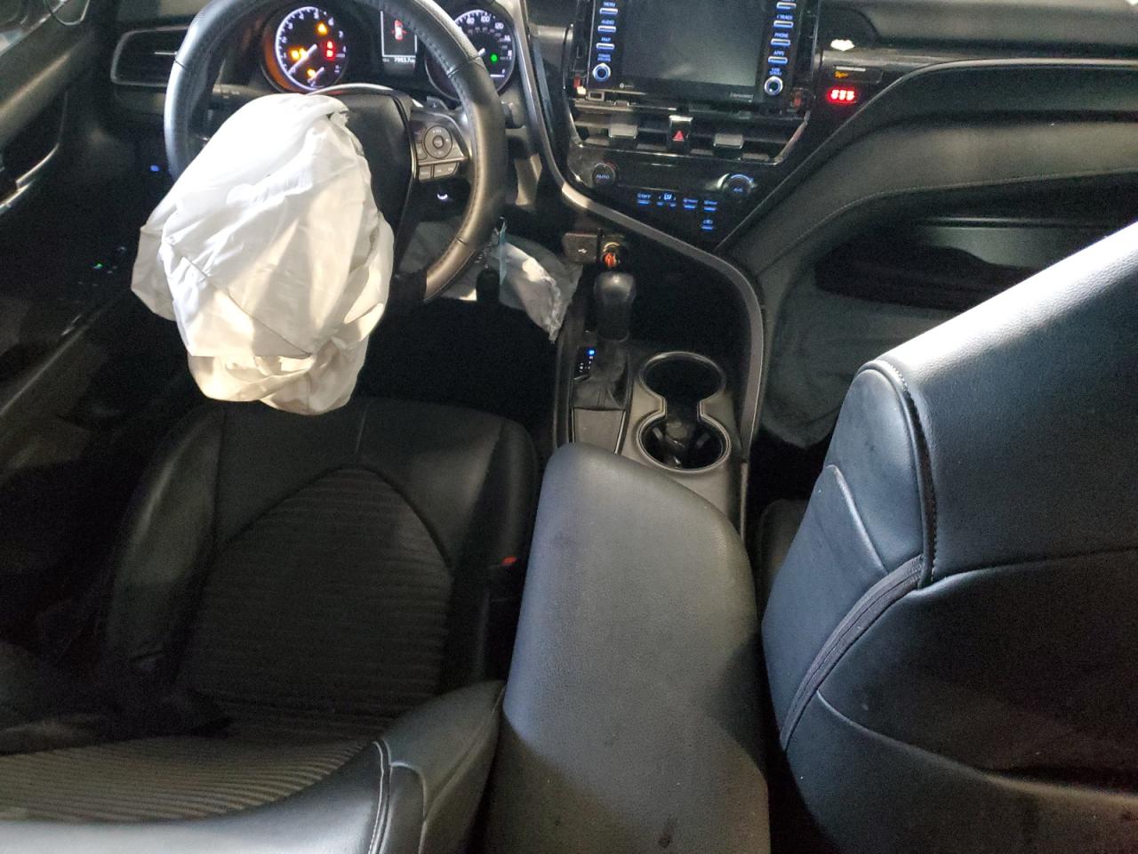 2021 Toyota Camry VIN 4T1G11AK4MU572393 Copart auction photo, front end / minor dent/scratches damage thumbnail 8
