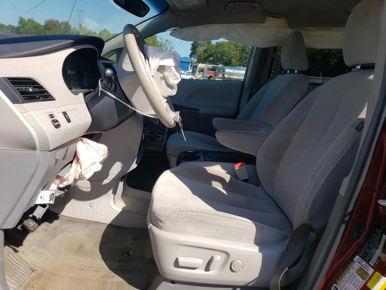 2014 Toyota Sienna VIN 5TDKK3DC0ES422542 Copart auction photo, front end / rear end damage thumbnail 7