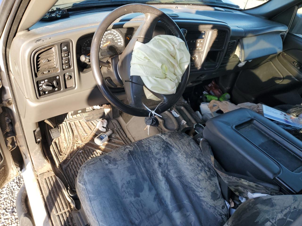 2005 Chevrolet Silverado VIN 1GCHK23U05F973102 Copart auction photo, front end damage thumbnail 8