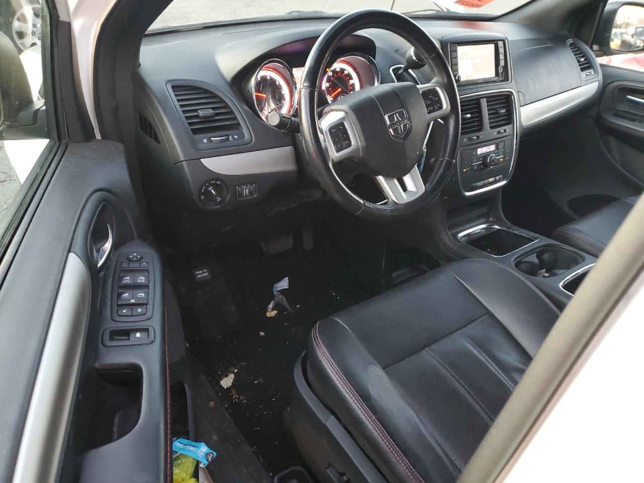 2019 Dodge Caravan VIN 2C4RDGEG3KR670919 Copart auction photo, side / front end damage thumbnail 8