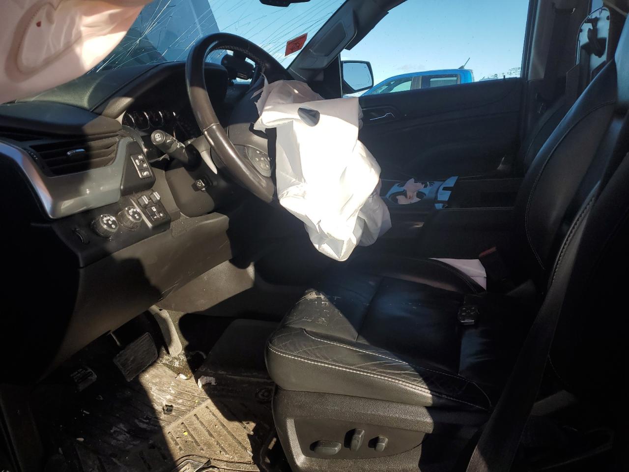 2018 Chevrolet Suburban VIN 1GNSKHKCXJR303879 Copart auction photo, front end damage thumbnail 7