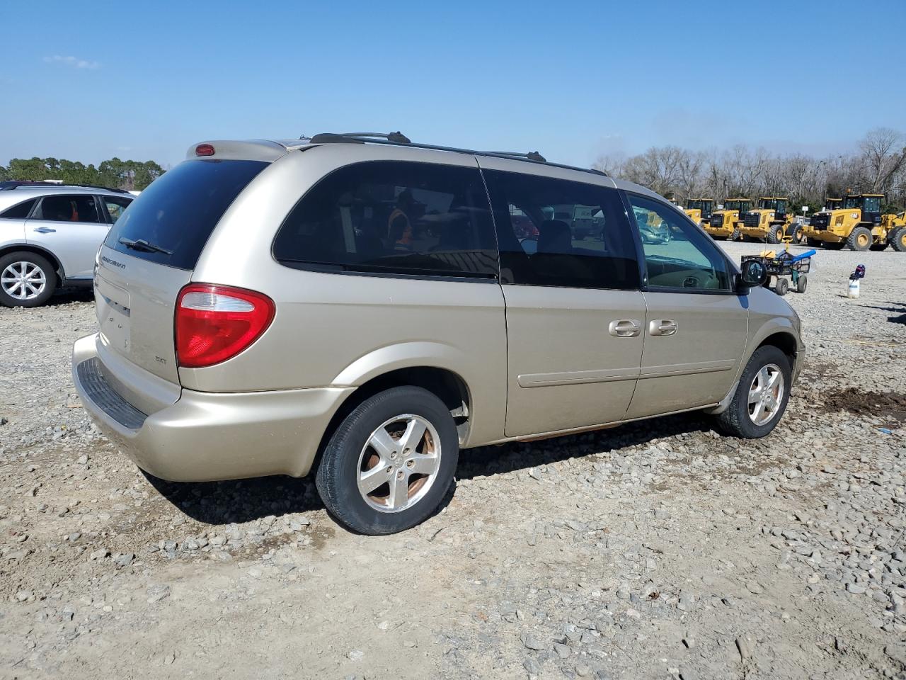 2005 Dodge Caravan VIN 2D4GP44LX5R420080 Copart auction photo, front end damage thumbnail 3