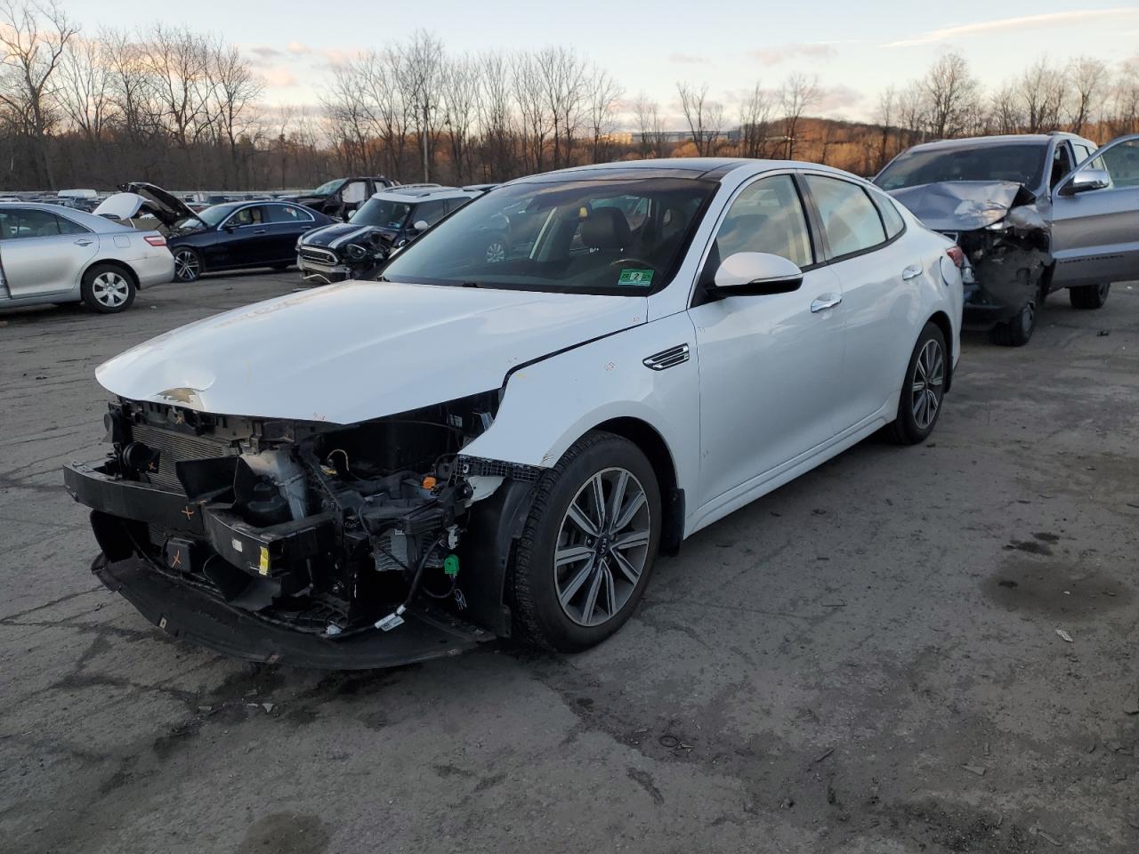 2019 KIA Optima VIN 5XXGU4L11KG332416