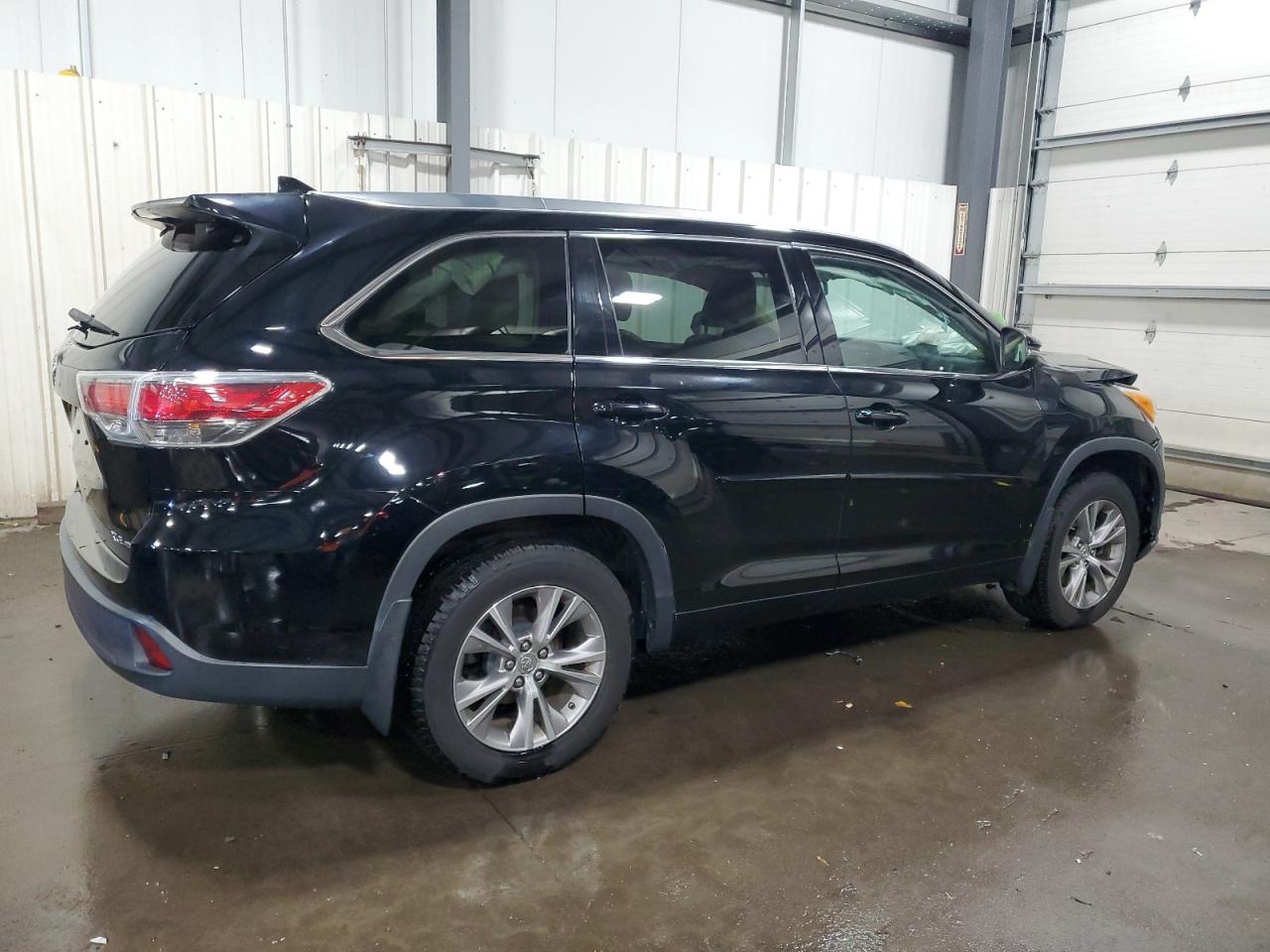 2014 Toyota Highlander VIN 5TDJKRFH2ES011151 Copart auction photo, front end damage thumbnail 3