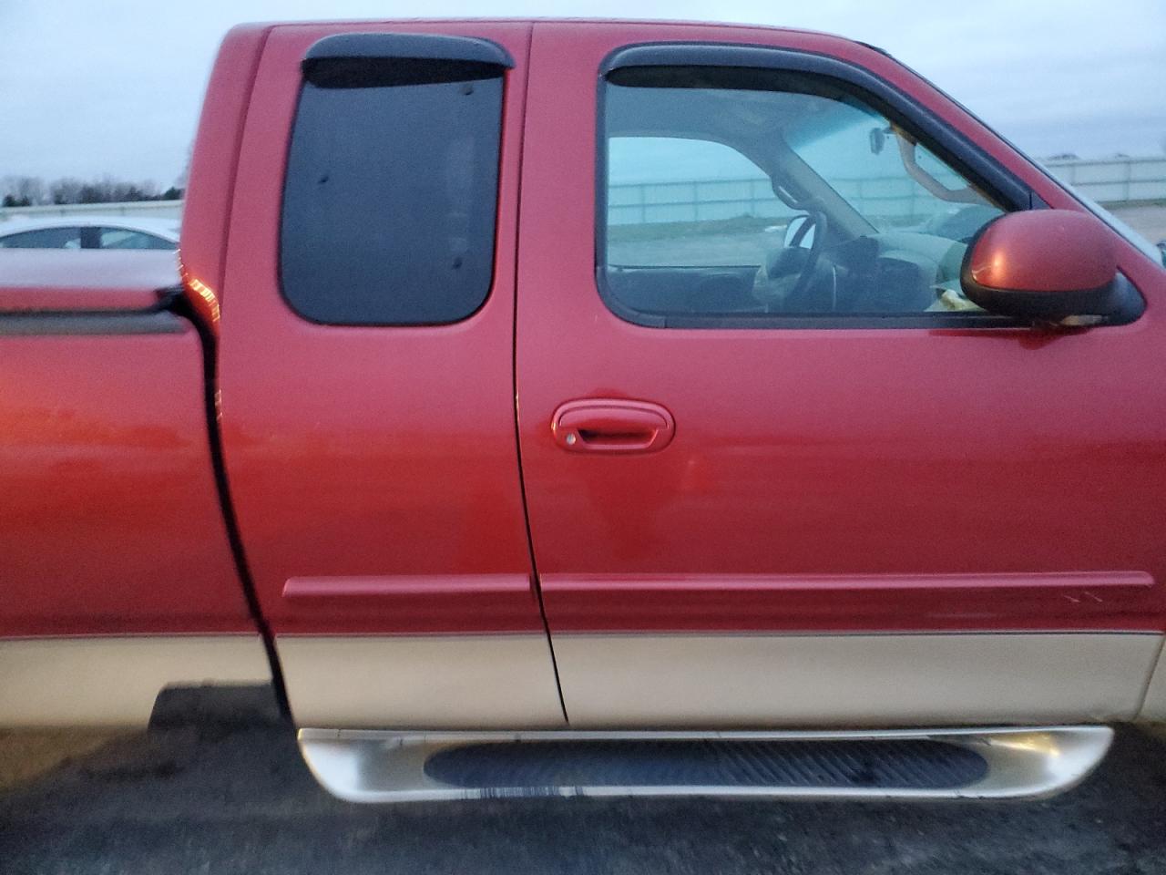 2000 Ford F-150 VIN 1FTRX18W6YNA00102 Copart auction photo, front end / minor dent/scratches damage thumbnail 10