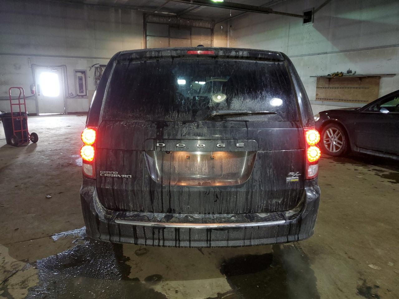 2016 Dodge Caravan VIN 2C4RDGEGXGR330528 Copart auction photo, front end damage thumbnail 6