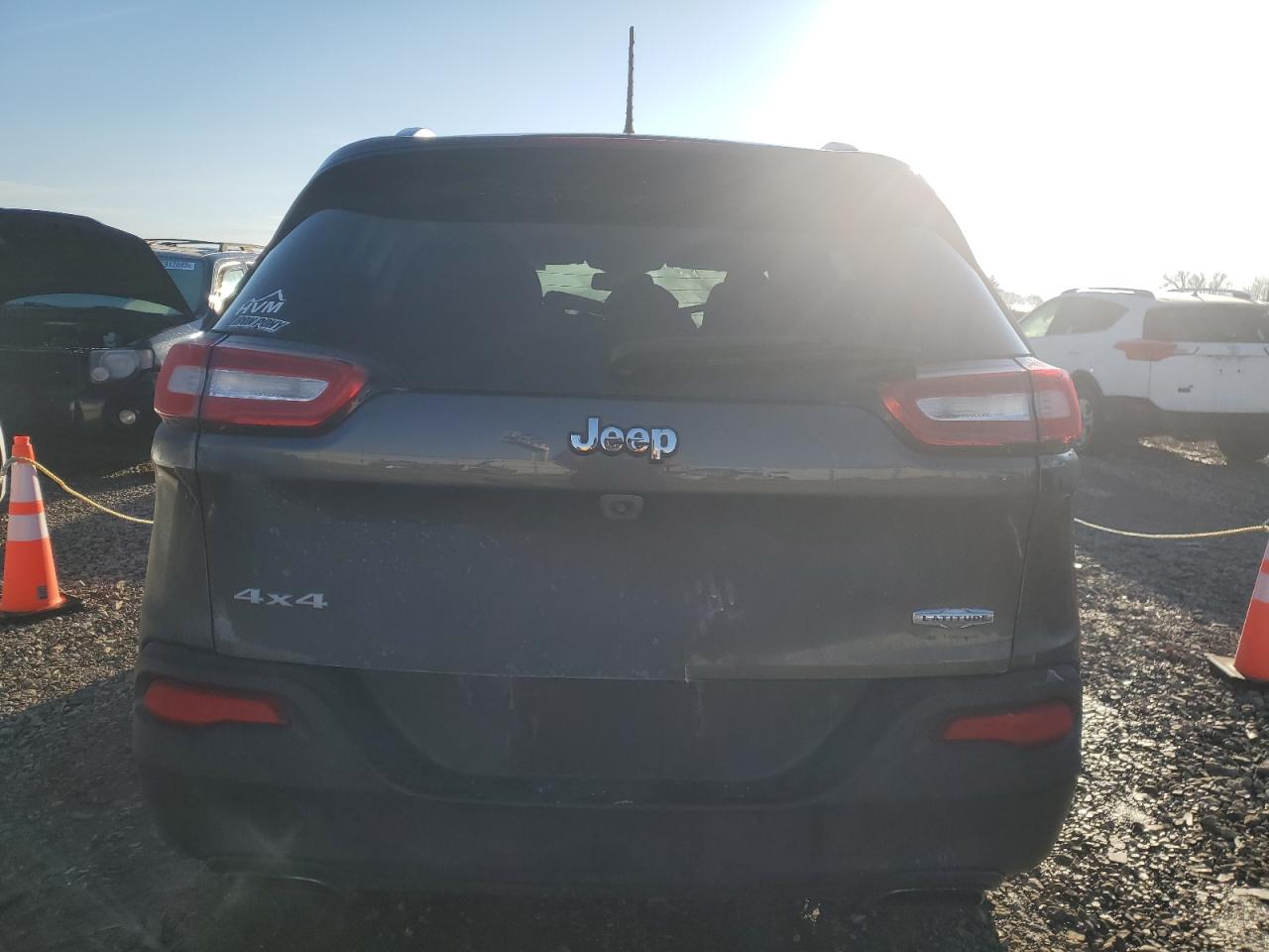 2018 Jeep Grand Cherokee VIN 1C4PJMLX2JD599568 Copart auction photo, front end damage thumbnail 6