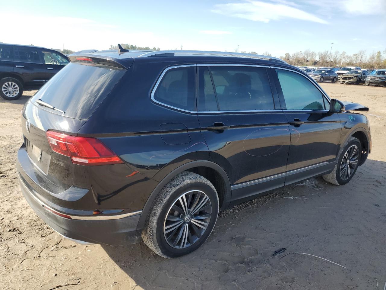 2019 Volkswagen Tiguan VIN 3VV3B7AX1KM076758 Copart auction photo, front end damage thumbnail 3