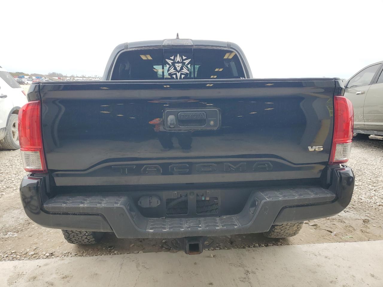 2017 Toyota Tacoma VIN 5TFCZ5ANXHX061112 Copart auction photo, front end damage thumbnail 6