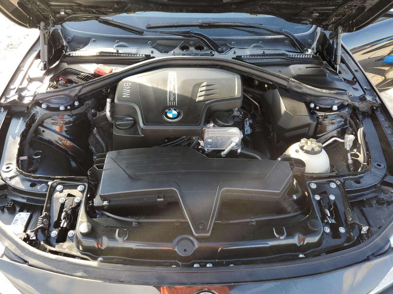 2018 BMW 3er VIN WBA8E1G54JNU90469 Copart auction photo, water/flood damage thumbnail 11