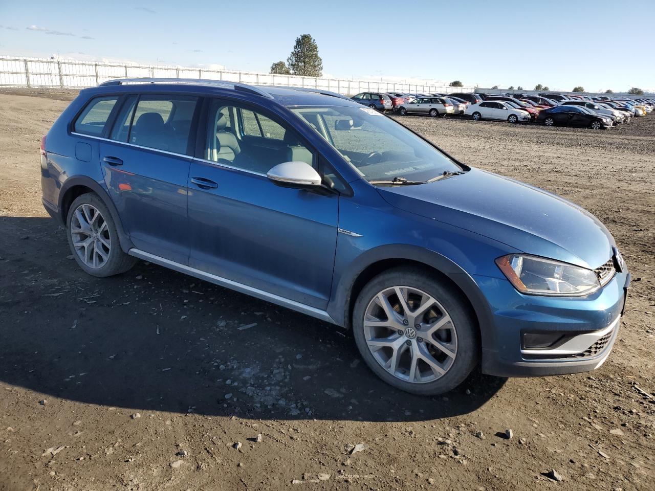 2017 Volkswagen Golf VIN 3VWH17AU3HM524646 Copart auction photo, normal wear damage thumbnail 4