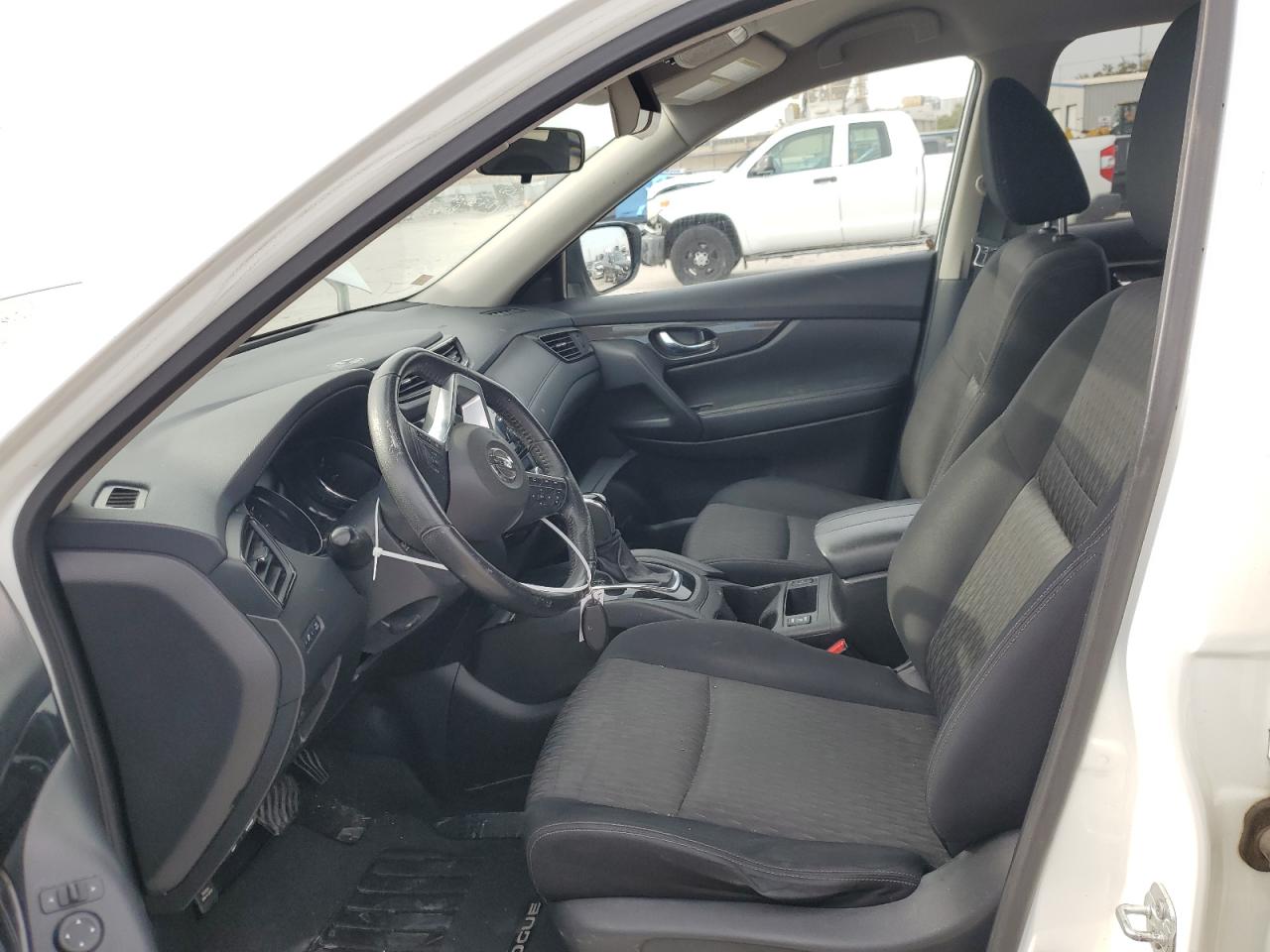 2017 Nissan Rogue VIN JN8AT2MV4HW023663 Copart auction photo, side / front end damage thumbnail 7