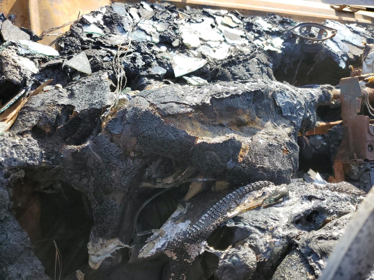 2016 Ford Escape VIN 1FMCU0JX1GUB87745 Copart auction photo, burn - interior damage thumbnail 9
