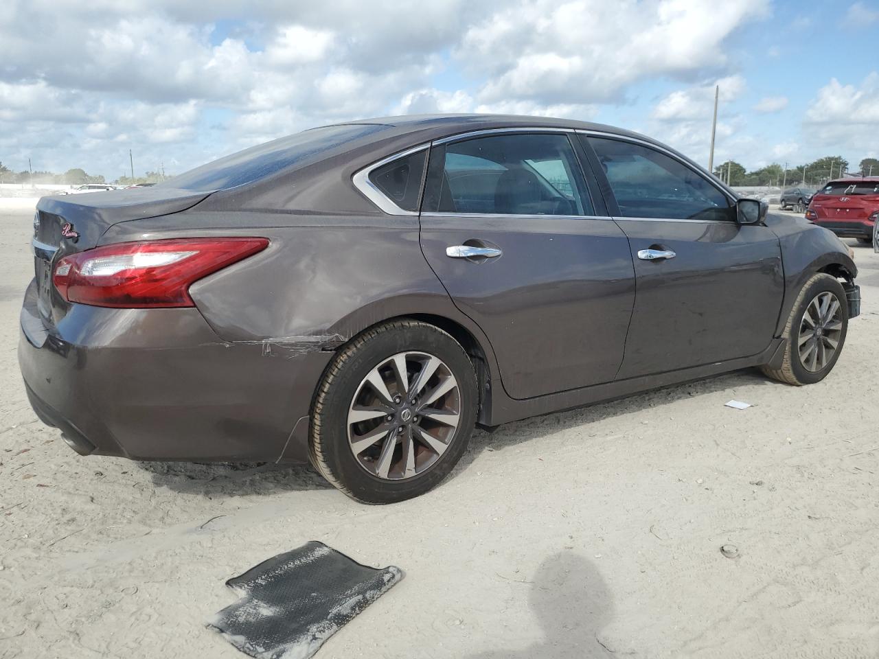2016 Nissan Altima VIN 1N4AL3AP9GC271307 Copart auction photo, front end / minor dent/scratches damage thumbnail 3