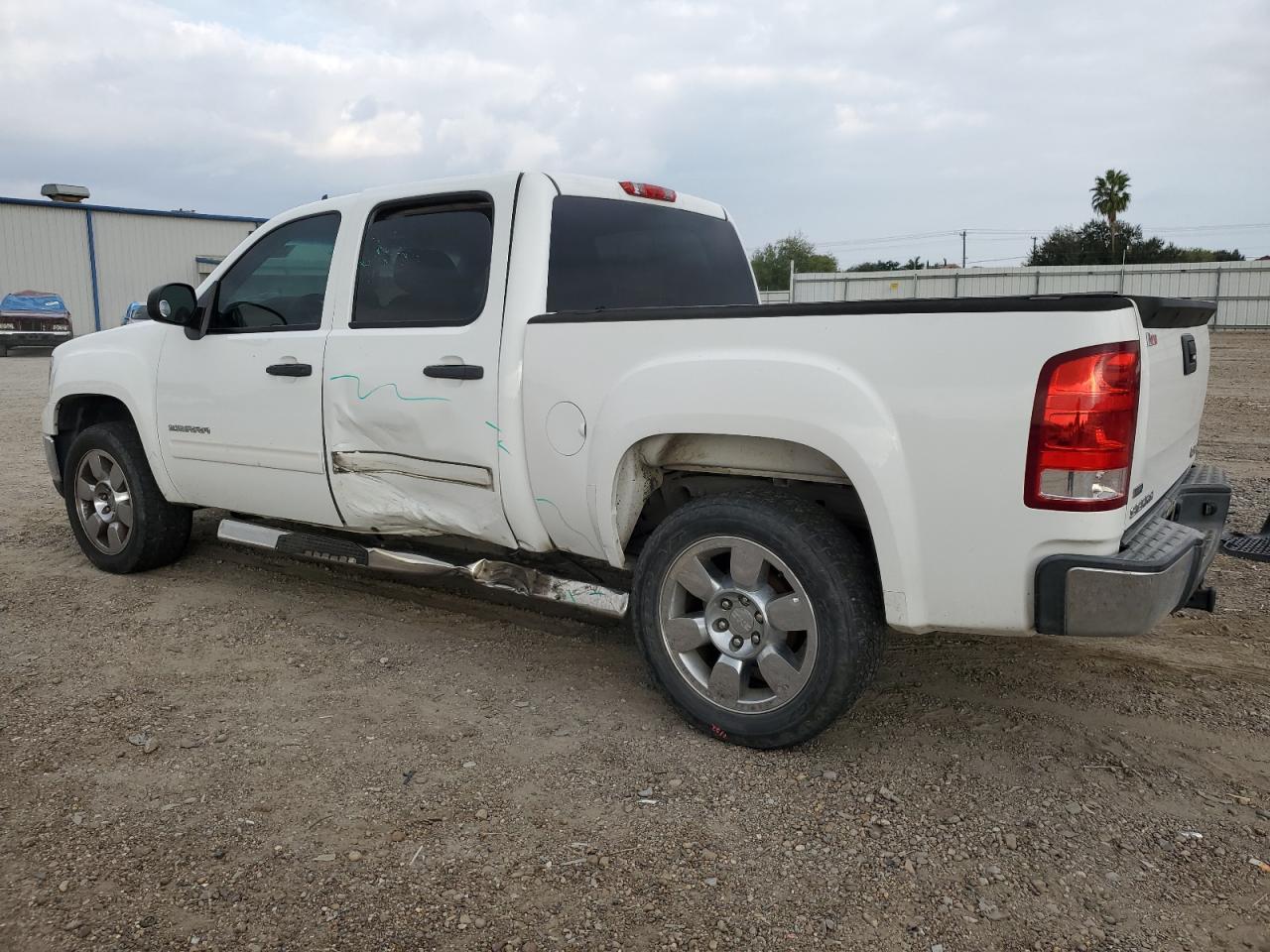 2011 GMC Sierra VIN 3GTP1UEA4BG125022 Copart auction photo, side / minor dent/scratches damage thumbnail 2