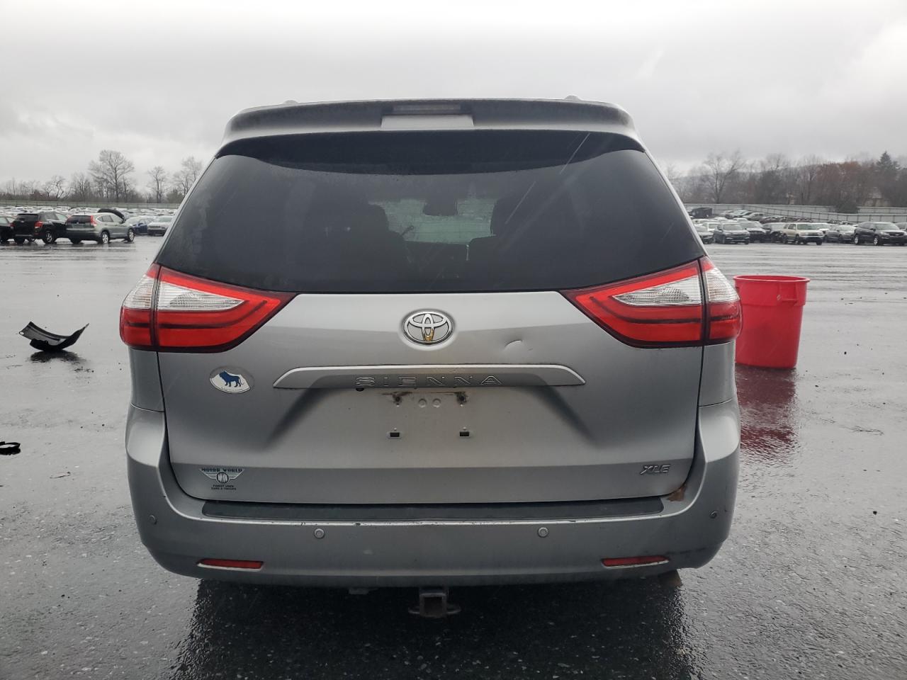 2015 Toyota Sienna VIN 5TDYK3DC8FS581126 Copart auction photo, front end / side damage thumbnail 6
