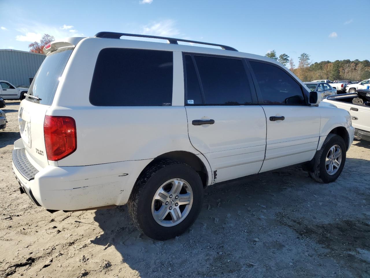 2003 Honda Pilot VIN 2HKYF18603H591695 Copart auction photo, minor dent/scratches damage thumbnail 3