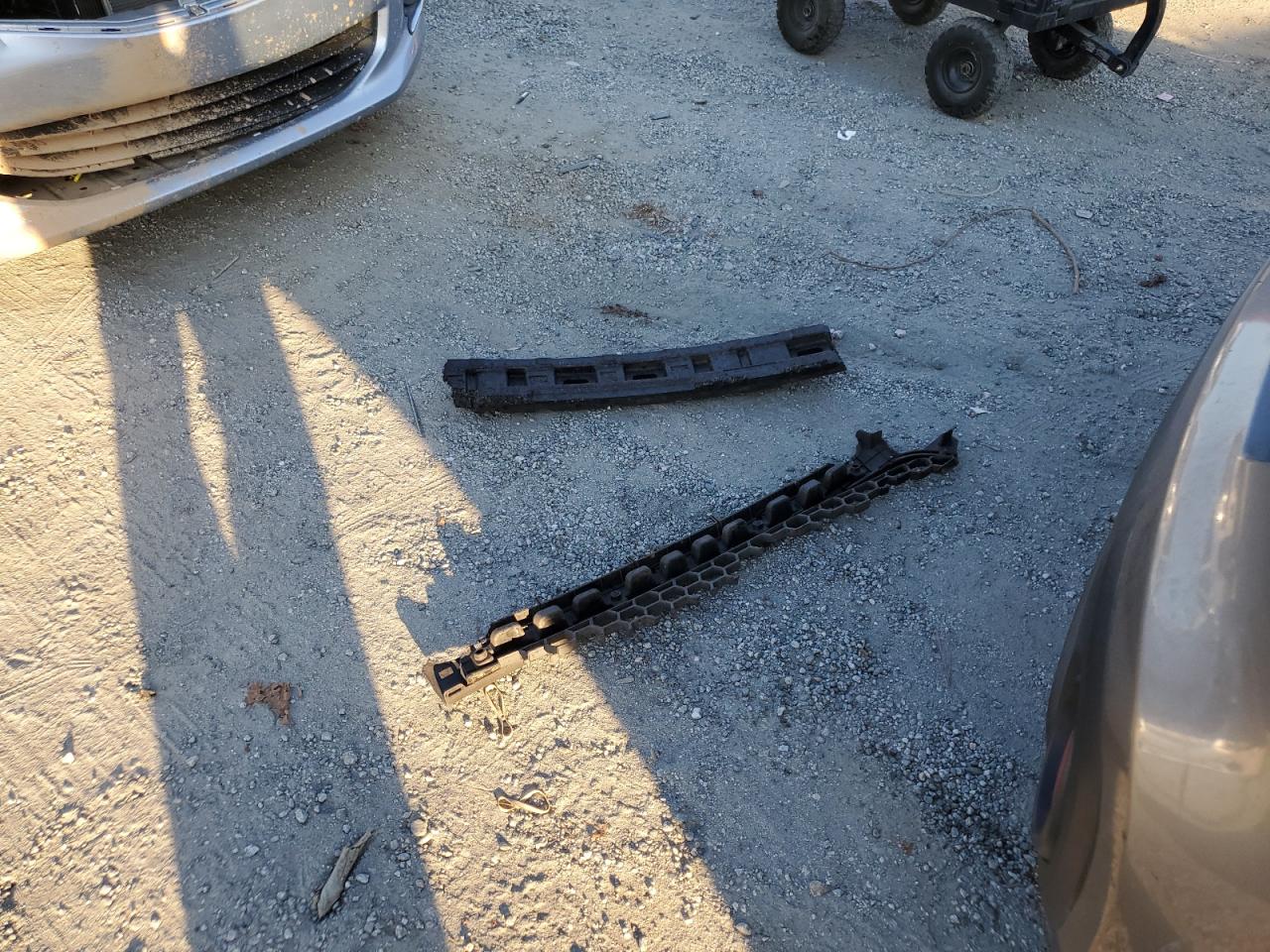 2015 GMC Sierra VIN 3GTU2WEC1FG311779 Copart auction photo, front end damage thumbnail 12