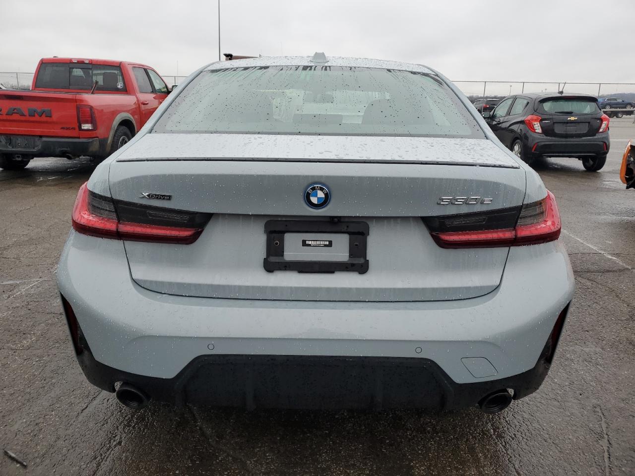 2023 BMW 3er VIN 3MW39FS05P8C89800 Copart auction photo, front end damage thumbnail 6