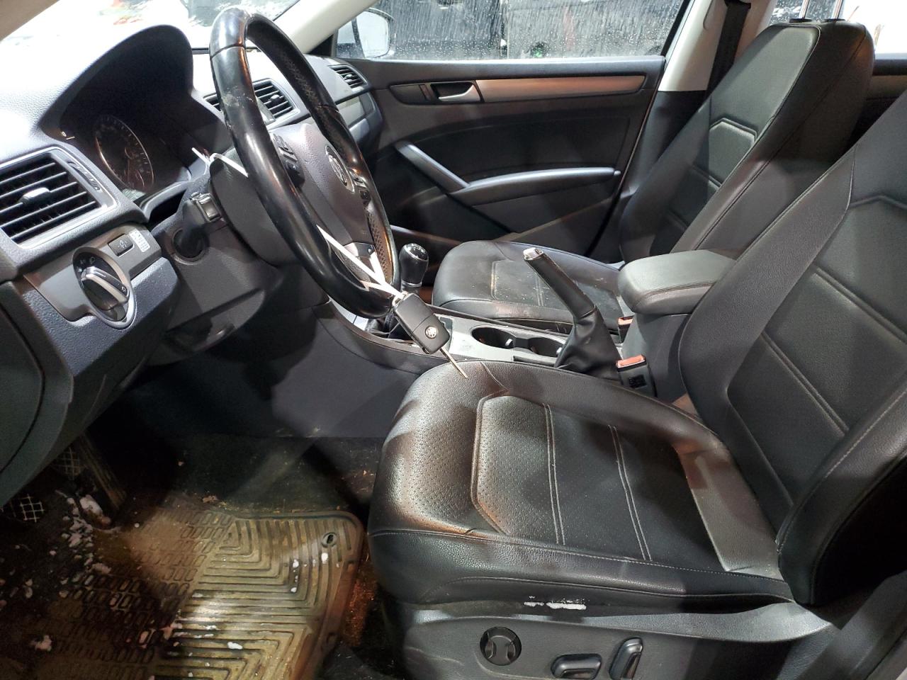 2015 Volkswagen Passat VIN 1VWBV7A34FC075008 Copart auction photo, front end damage thumbnail 7
