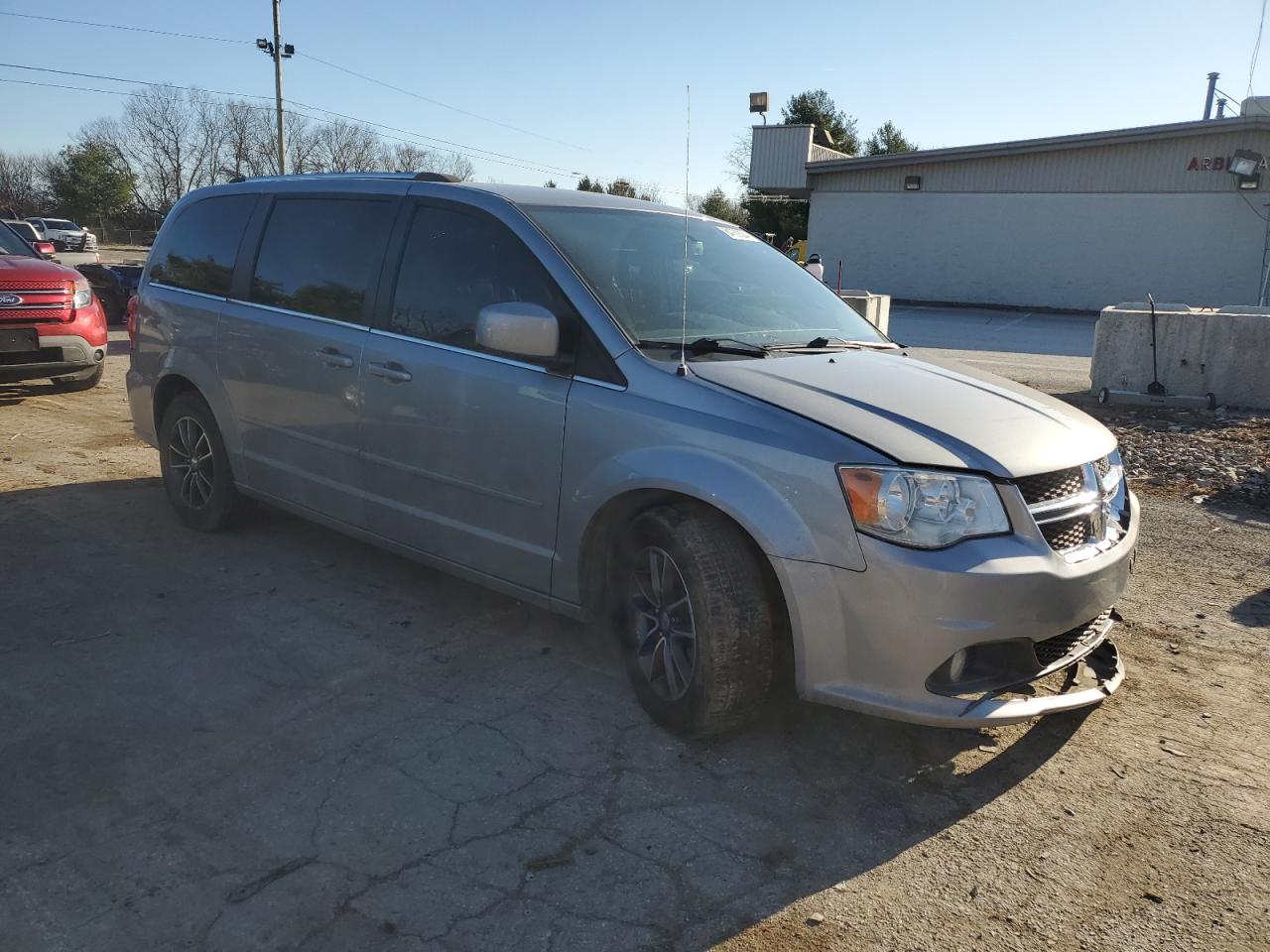 2017 Dodge Caravan VIN 2C4RDGCG1HR842165 Copart auction photo, front end / undercarriage damage thumbnail 4