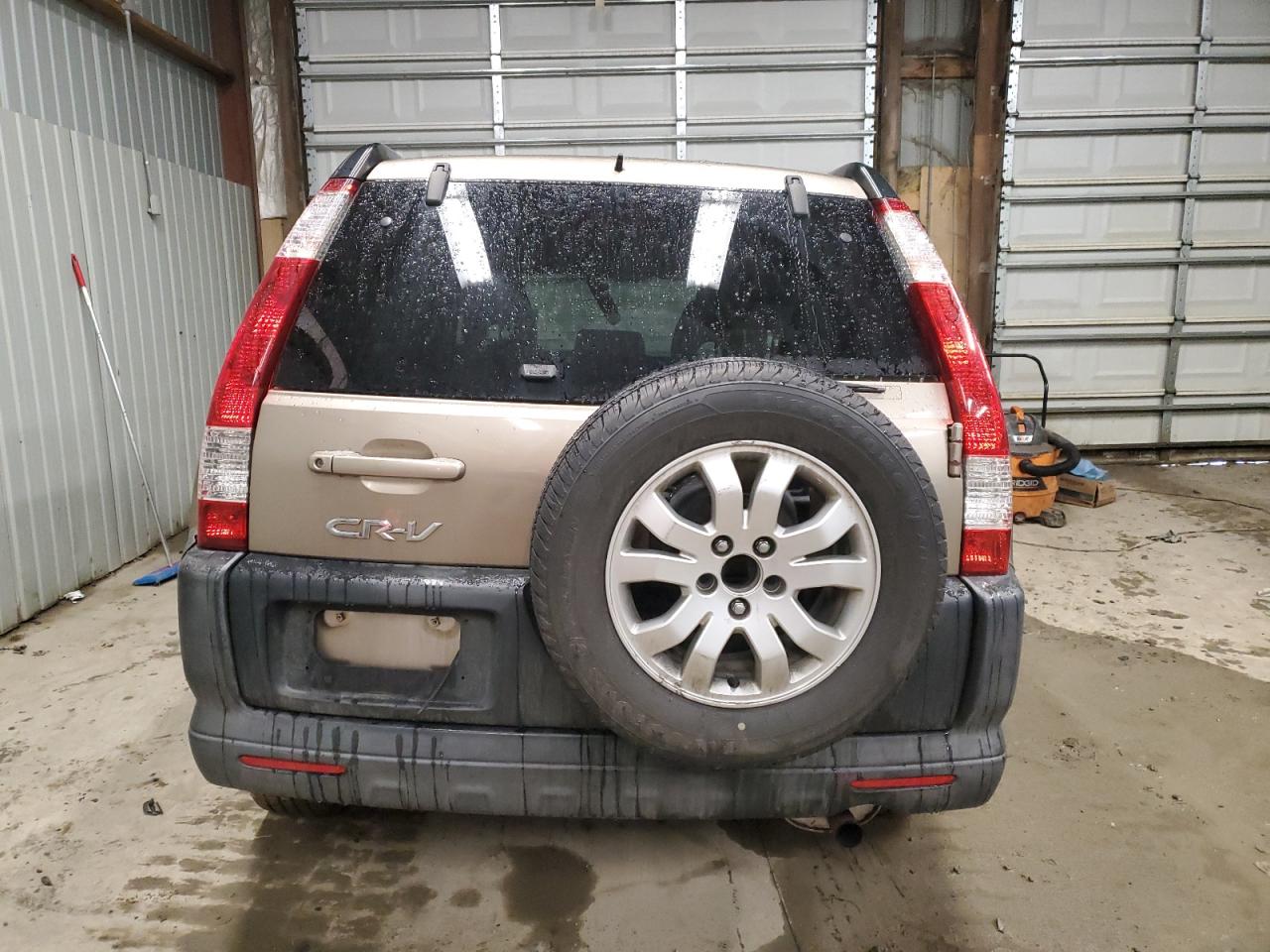 2005 Honda CR-V VIN SHSRD78835U315083 Copart auction photo, front end / side damage thumbnail 6