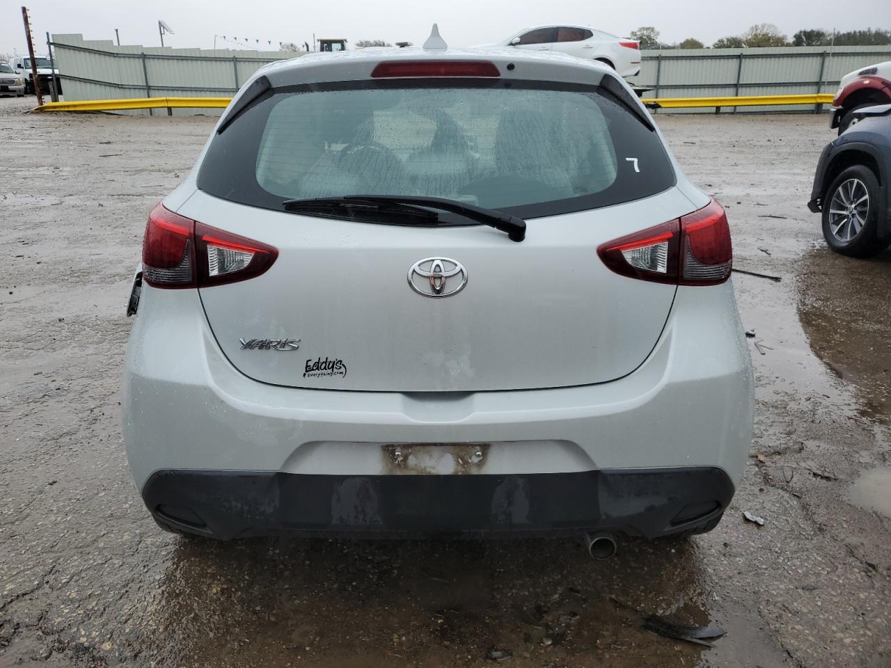 2020 Toyota Yaris VIN 3MYDLBJV0LY701681 Copart auction photo, front end / side damage thumbnail 6